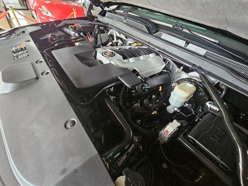 Used 2015 Cadillac Escalade ESV Premium image 51