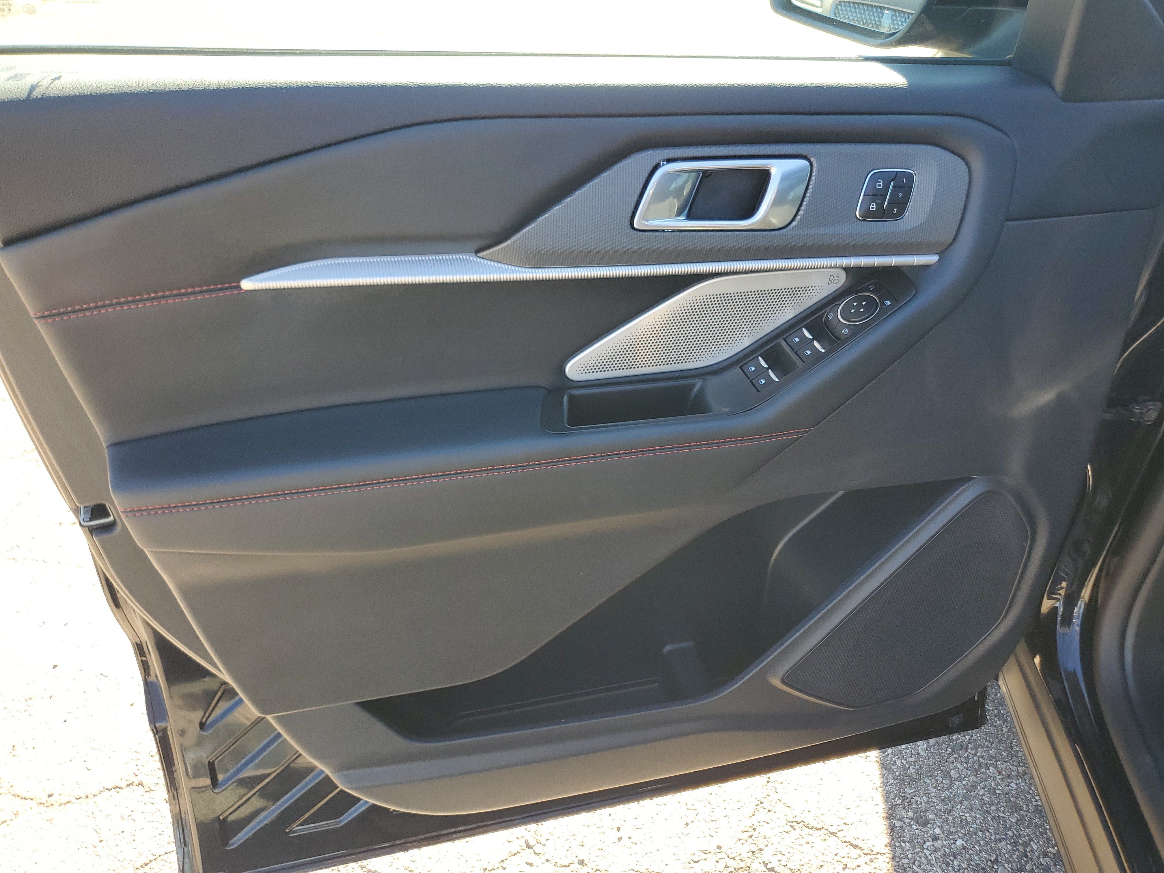 Used 2025 Ford Explorer ST AWD/4WD image 10