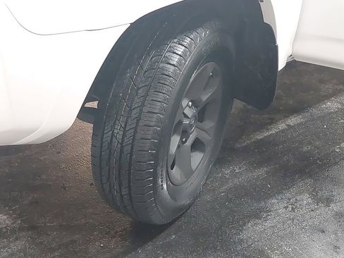 Used 2021 Toyota 4Runner SR5 Premium image 34