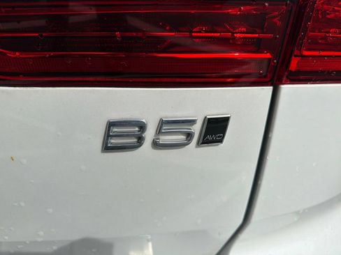 Used 2024 Volvo XC60 B5 Core w/ Protection Package Premier AWD/4WD image 4