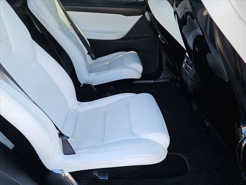 Used 2017 Tesla Model X 75D image 23