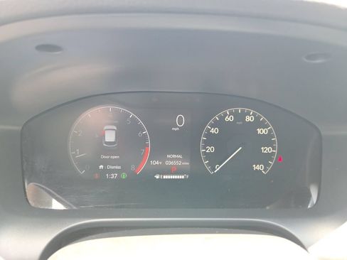 Used 2025 Honda HR-V LX image 2