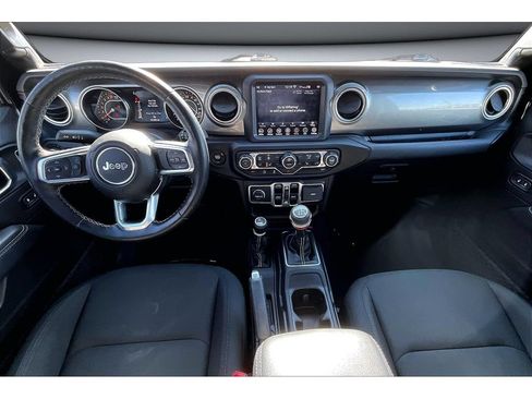 Used 2020 Jeep Wrangler Unlimited Sahara AWD/4WD image 17