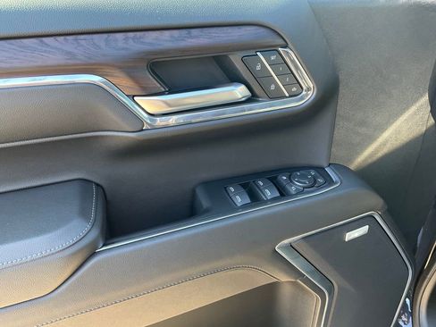Used 2023 GMC Sierra 1500 SLT w/ SLT Premium Package image 18