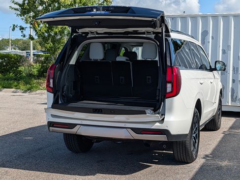 Certified 2025 Ford Expedition Platinum AWD/4WD image 17