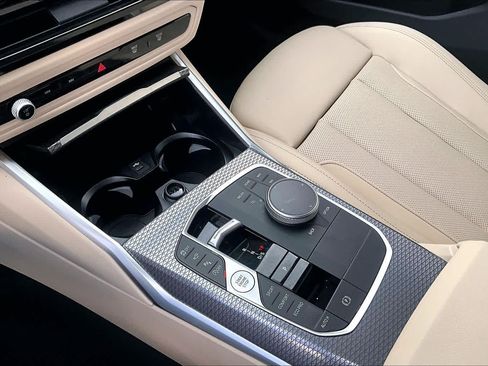Used 2025 BMW 330i Sedan w/ Premium Package RWD image 15