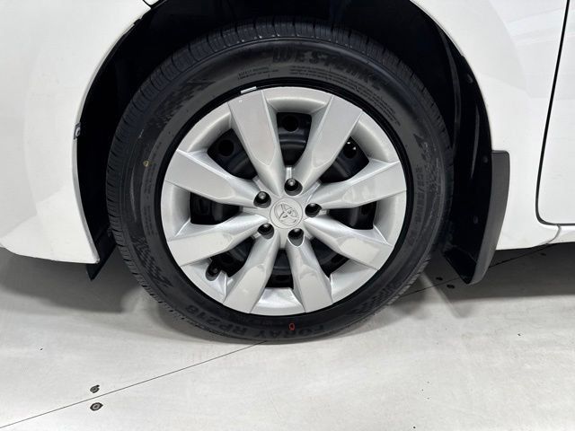 Used 2016 Toyota Corolla LE FWD image 4
