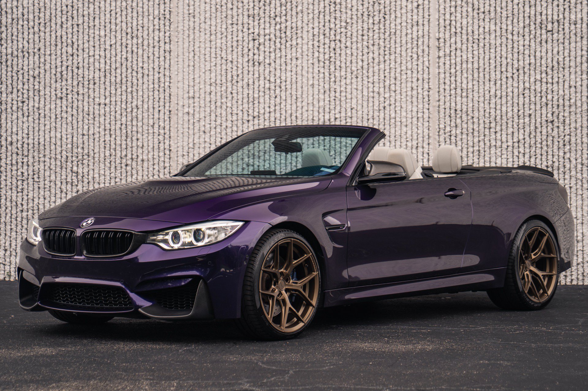 Used 2016 BMW M4 Convertible RWD image 1