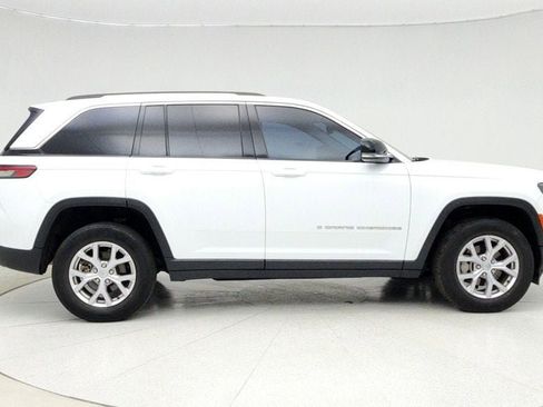 Used 2022 Jeep Grand Cherokee Limited image 4