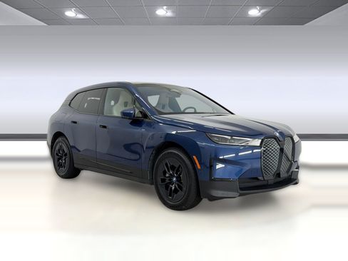 Used 2024 BMW iX xDrive50 w/ Convenience Package AWD/4WD image 7