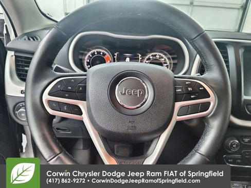 Certified 2018 Jeep Cherokee Latitude Plus image 21