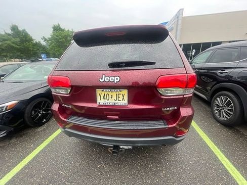 Used 2018 Jeep Grand Cherokee Laredo AWD/4WD image 5