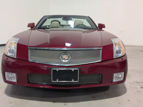 Used 2006 Cadillac XLR V RWD image 25