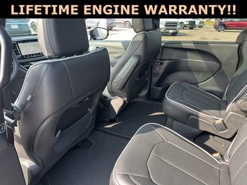New 2026 Chrysler Pacifica Limited w/ S Appearance Package image 37