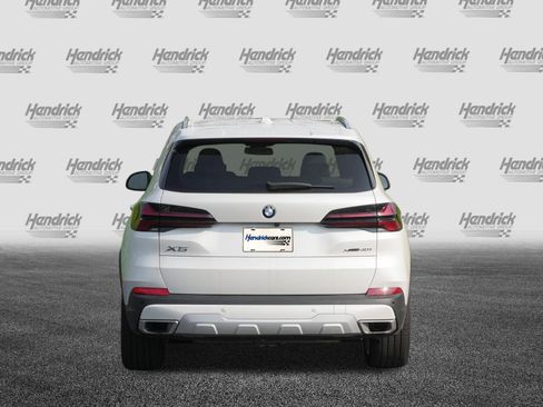 Used 2024 BMW X5 xDrive40i AWD/4WD image 8