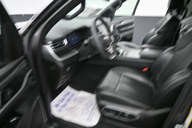Used 2025 Jeep Wagoneer 4WD image 18