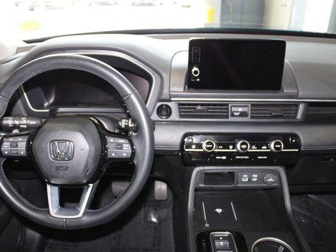 Used 2025 Honda Pilot Touring image 25