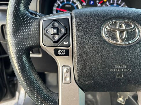 Used 2017 Toyota 4Runner SR5 AWD/4WD image 20