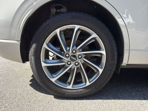 Used 2024 Lincoln Corsair Grand Touring image 19