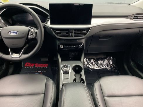 Used 2025 Ford Escape Platinum AWD/4WD image 21