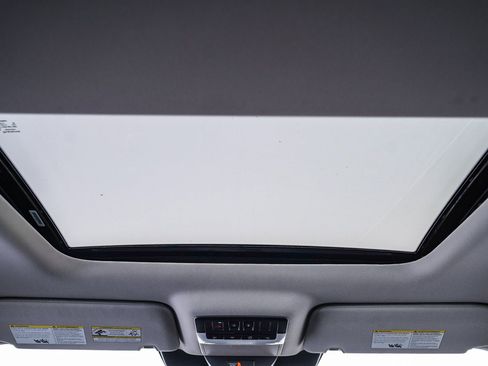 Certified 2025 Nissan Pathfinder Platinum image 18