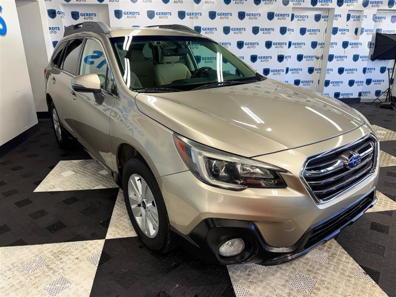 Used 2013 Subaru Outback 3.6R Limited w/ Moonroof Pkg AWD/4WD image 3