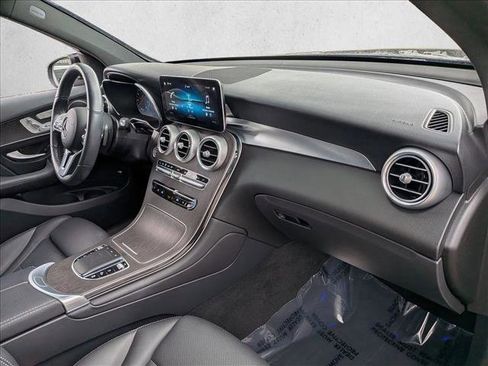 Used 2022 Mercedes-Benz GLC 300 4MATIC image 24