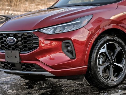 Used 2024 Ford Escape ST-Line Select w/ Tech Pack #2 image 2