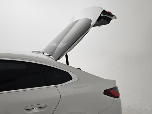 Used 2024 BMW 430i xDrive w/ Premium Package image 21