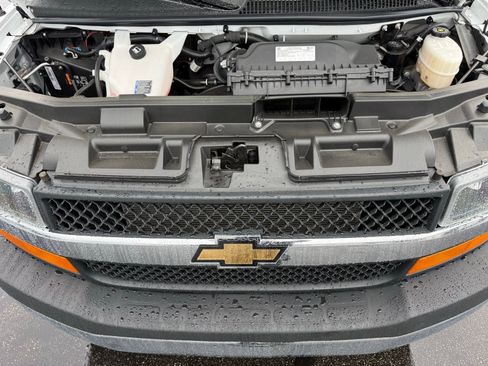Used 2024 Chevrolet Express 2500 w/ Driver Convenience Package image 32