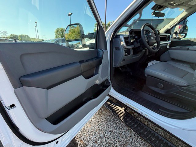 New 2026 Ford F600 4x4 Regular Cab Super Duty w/ XL Chrome Package image 8