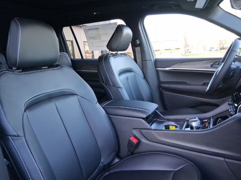 New 2025 Jeep Grand Cherokee L Limited w/ Trailer Tow Package image 27