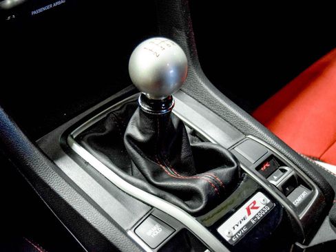 Used 2018 Honda Civic Type R image 5