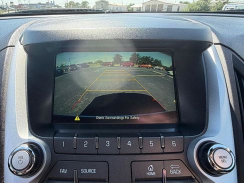 Used 2017 Chevrolet Equinox LT w/ Convenience Package FWD image 18