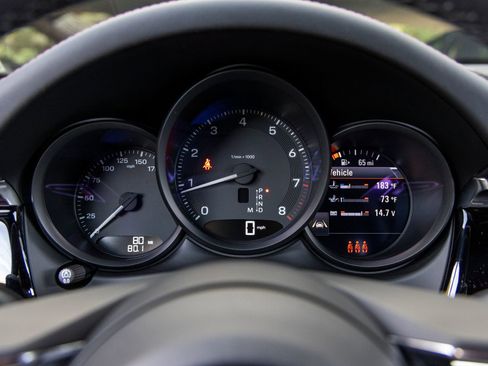 New 2025 Porsche Macan image 33