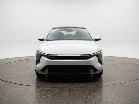 Used 2025 Kia K4 LXS image 2