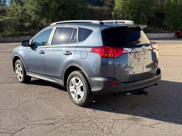 Used 2014 Toyota RAV4 LE AWD/4WD image 3