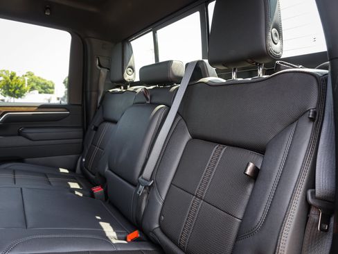 Used 2025 Chevrolet Silverado 2500 High Country w/ High Country Premium Package AWD/4WD image 32