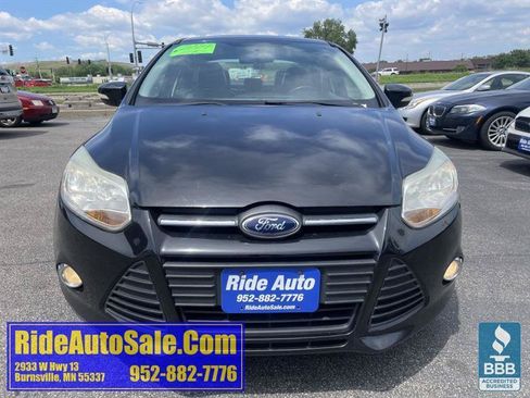 Used 2014 Ford Focus SE w/ Equipment Group 201A FWD image 2