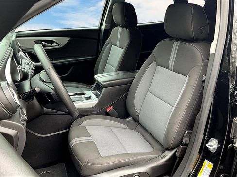 Used 2023 Chevrolet Blazer LT image 13
