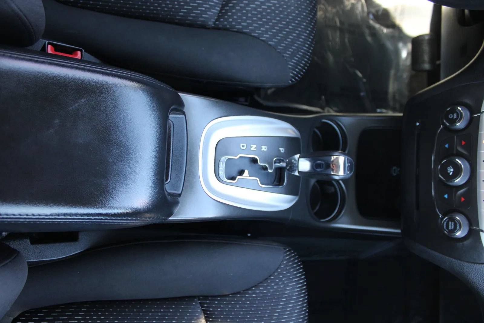 Used 2017 Dodge Journey SE w/ Flexible Seating Group FWD image 10