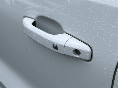 Used 2024 GMC Canyon Elevation image 14