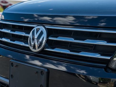 Used 2018 Volkswagen Tiguan SE image 11