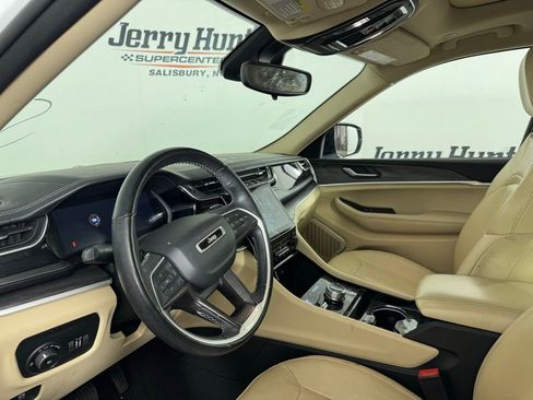Used 2022 Jeep Grand Cherokee L Limited AWD/4WD image 3