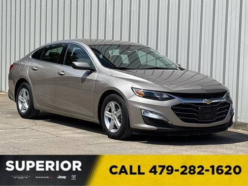 Used 2024 Chevrolet Malibu LT FWD image 1