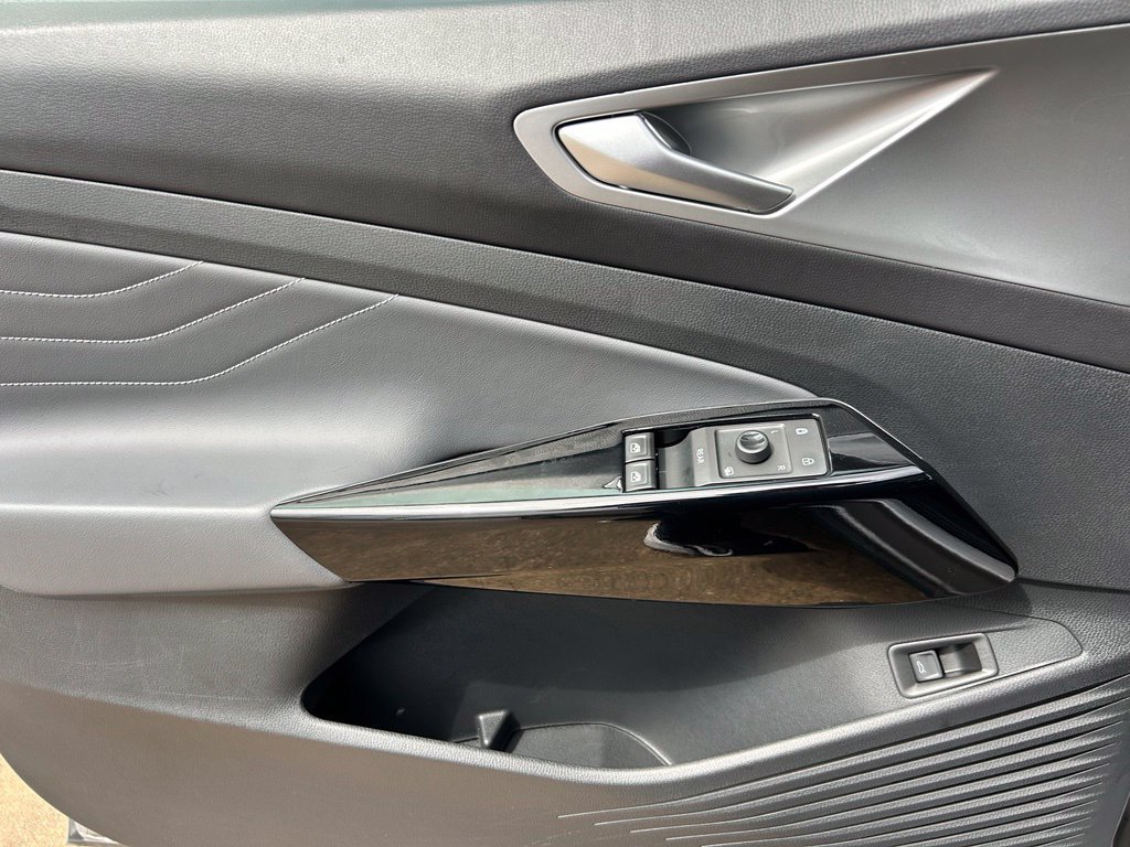 Used 2023 Volkswagen ID.4 S RWD image 18