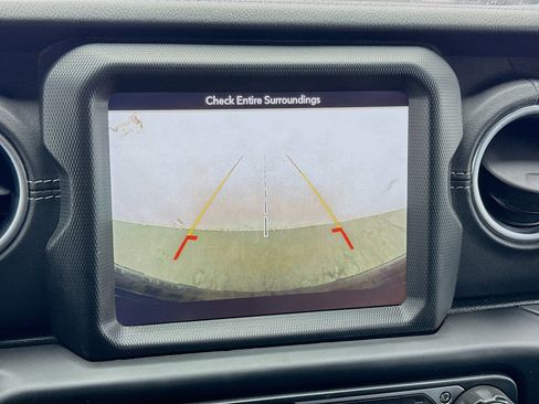 Used 2019 Jeep Wrangler Unlimited Sahara w/ Quick Order Package 24M Moab image 10