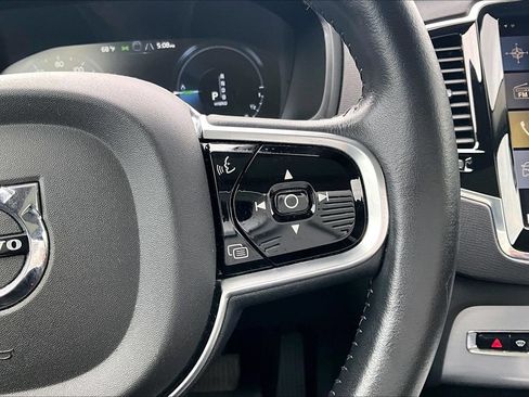 Used 2016 Volvo XC90 T8 Momentum w/ Vision Package AWD/4WD image 21