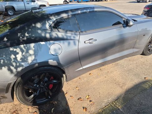 Used 2021 Chevrolet Camaro SS RWD image 7