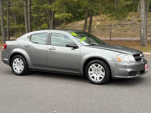 Used 2013 Dodge Avenger SE image 4